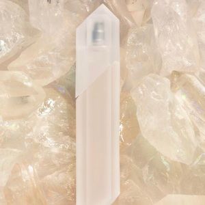 KKW Crystal Gardenia Oud